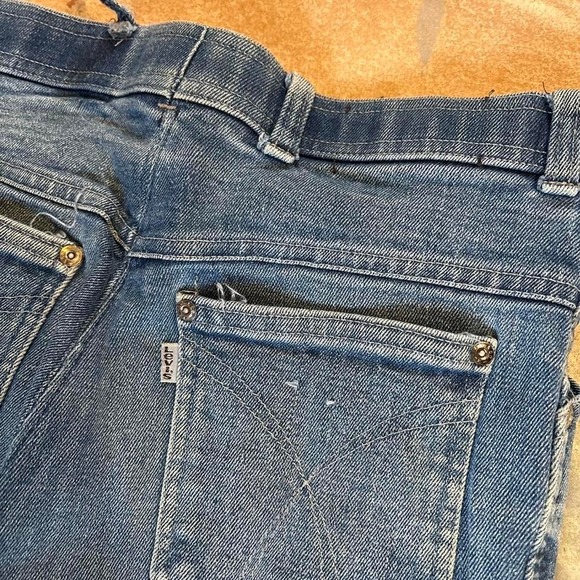 Vintage 1980s Levi's Action Slacks Jeans Measure 28x29 Made in the USA - Picture 5 of 8
